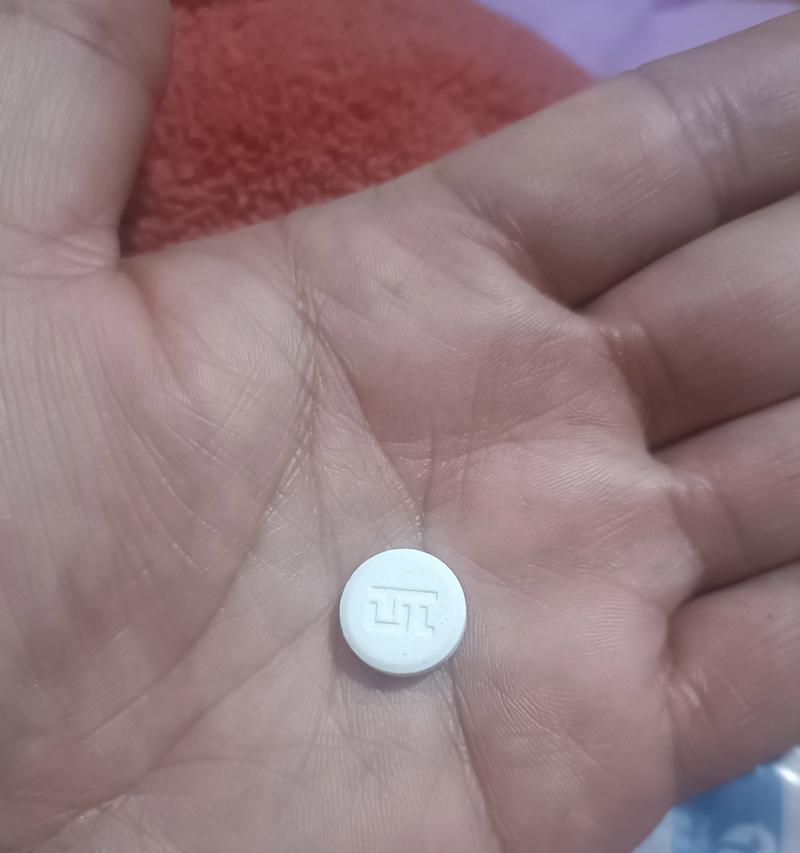 小狗狗不舒服该喝什么药？（选择合适药物关键在于细心观察宠物情况）