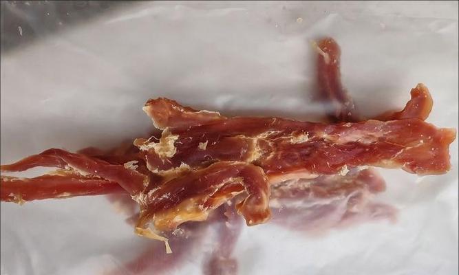 教你训练狗狗正确饮食习惯（培养健康的饮食习惯帮助狗狗成长）